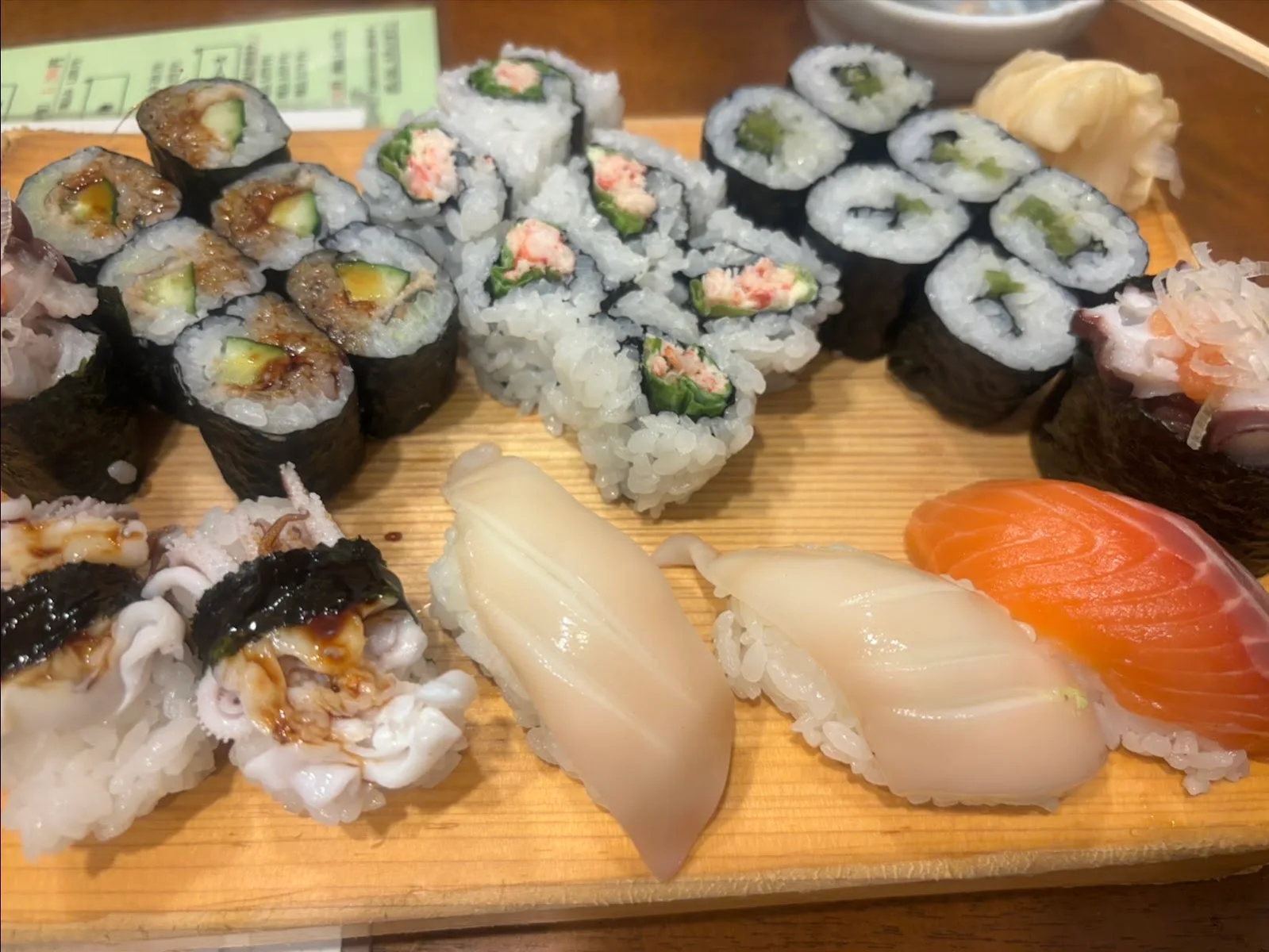 いろは寿司 中目黒目黒川沿い店 · 7